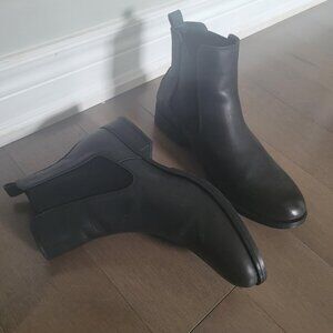 Harlow Chelsea Boots perfect for Fall!